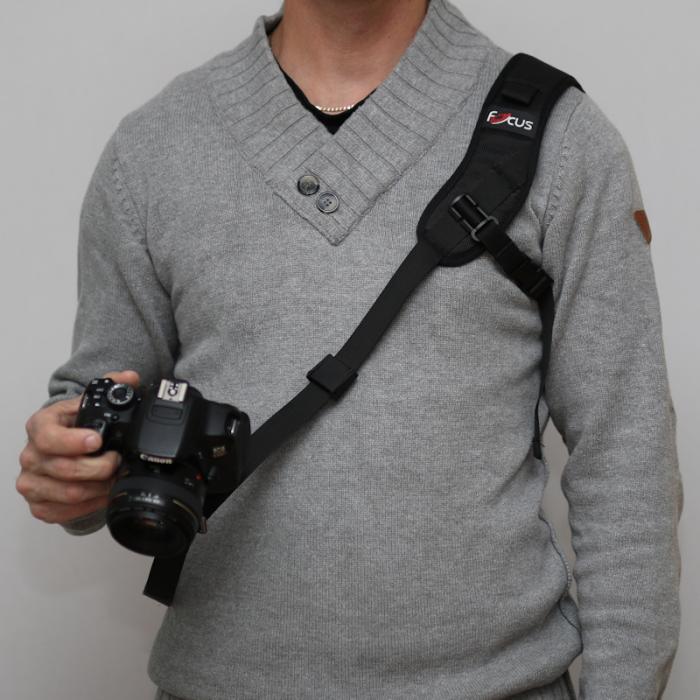 Ergonomisk kamerarem av rapidtyp