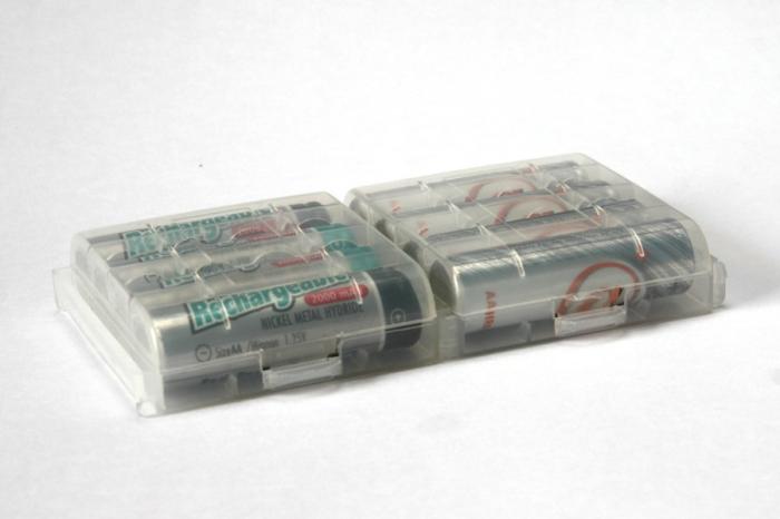 Batteriförvaringsbox i vit plast för 4st AA