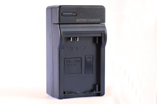 Batteriladdare 12V/230V för Canon LP-E12