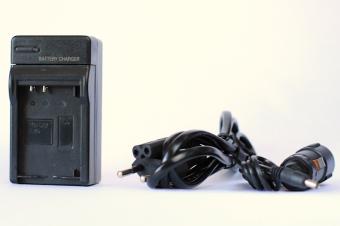 Batteriladdare 12V/230V f&ouml;r Nikon EN-EL20