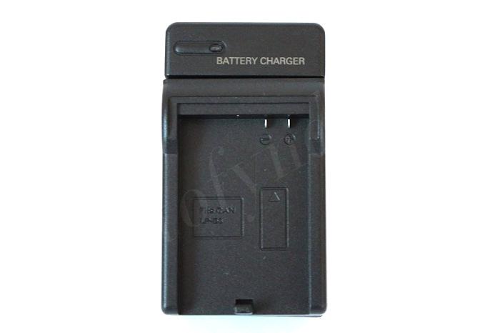 Bilden kan visa en batteriladdare av samma typ för ett annat batteri