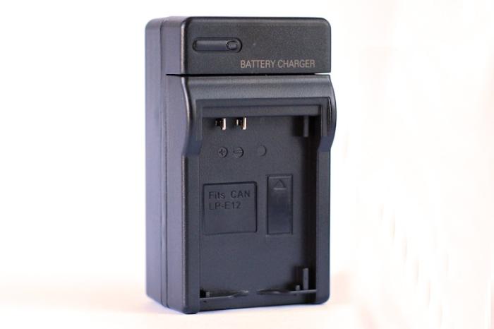 Batteriladdare 12V/230V för Canon LP-E12