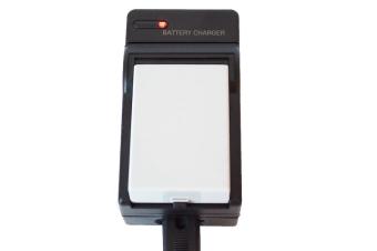 Batteriladdare 12V/230V f&ouml;r Canon LP-E8