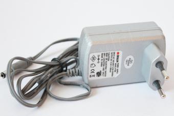 Batteriladdare 12V/230V f&ouml;r Fuji/Kodak/Casio-batterier