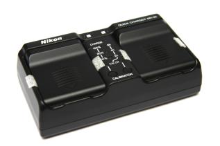 Batteriladdare Nikon MH-22 för Nikon EN-EL4